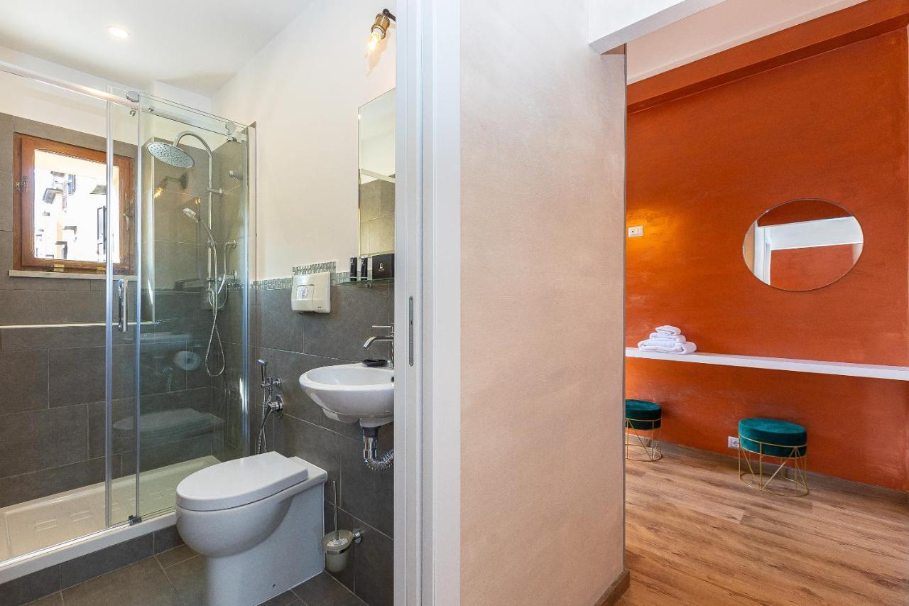 Apartment Lovely New Via Genova Rom